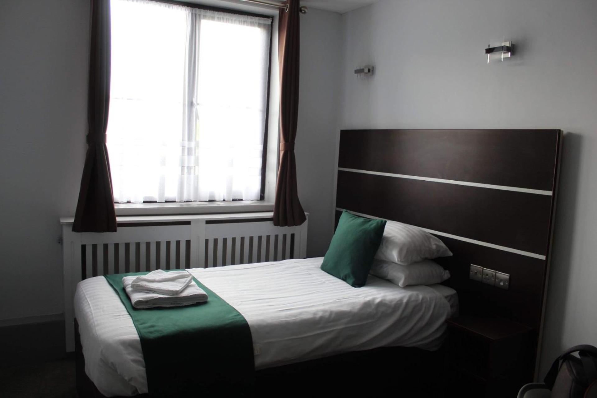 Level Inn Ebbw Vale Esterno foto