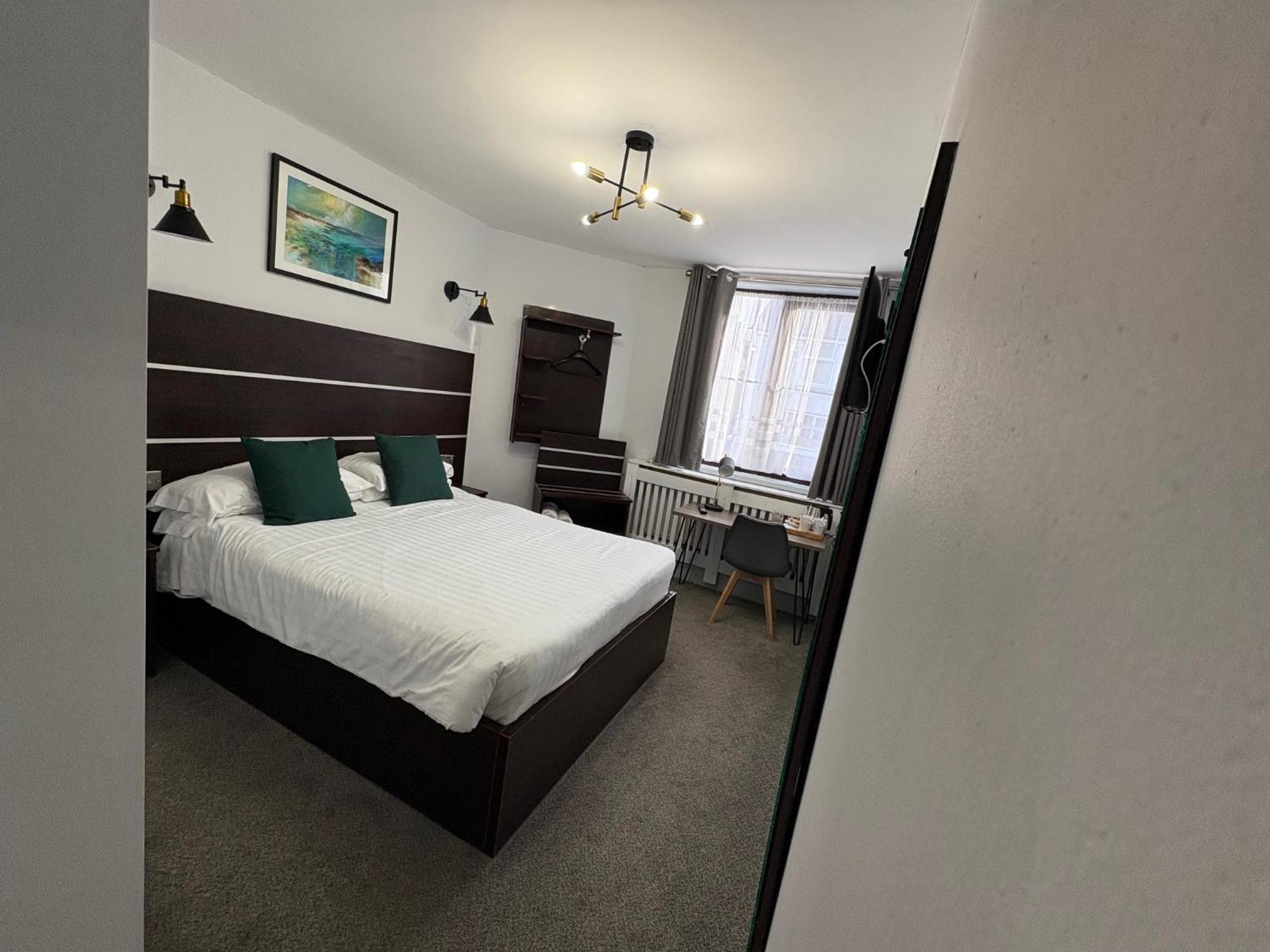 Level Inn Ebbw Vale Esterno foto